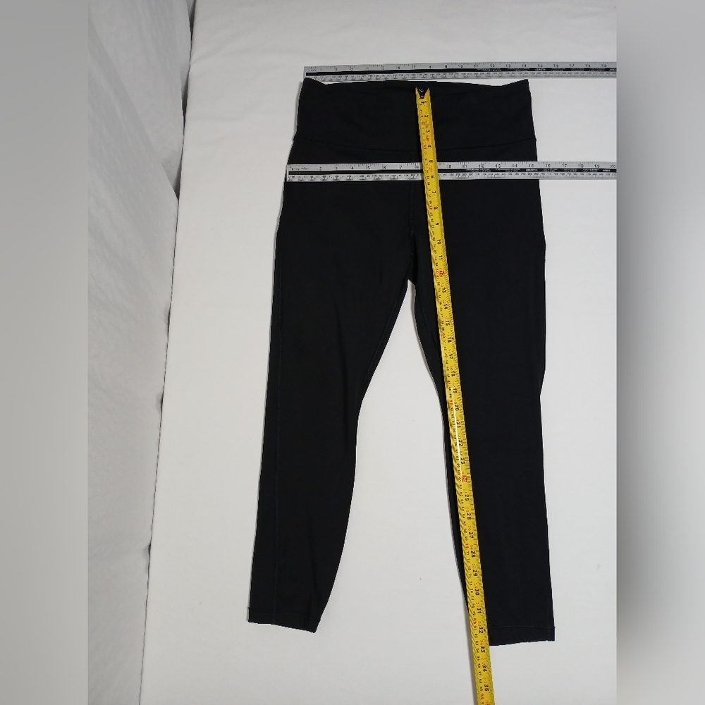 Athleta Ultimate Stash Pocket 7/8 Tights. Size M - Picture 5 of 14